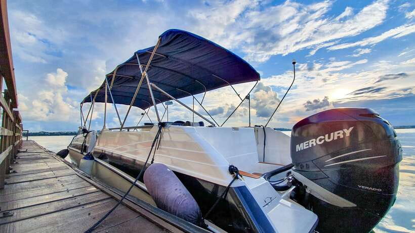 Singapore: Guided Boat Tour and Kelong Fish Farm Visit - Sea channels and seaman lingo: why the guide’s talk matters