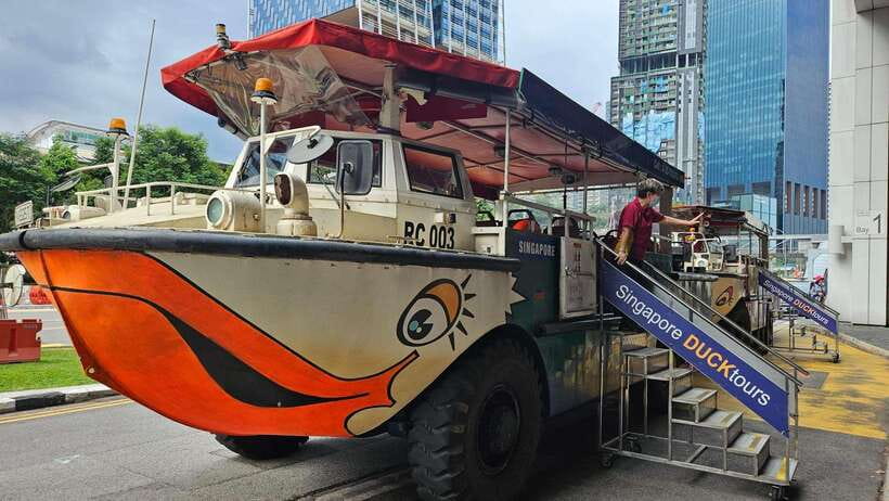 Singapore: Guided City Tour by Amphibious Duck Boat - Why a WWII amphibious vehicle is the best shortcut to Singapore sights