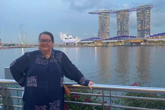 Singapore Guided Night Tour with 2 Light Shows & River Cruise - Merlion Park, the bridges, and the waterfront walk that sets up Marina Bay