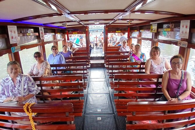 Singapore Guided Night Tour with 2 Light Shows & River Cruise - Marina Bay Sands Spectra: stunning, but plan for crowds and weather