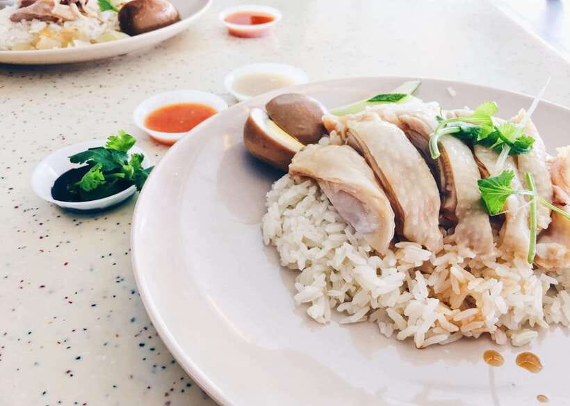 Singapore: Hawker Culture Food Tour and Sightseeing - Telok Ayer Green and temple time: what to watch for