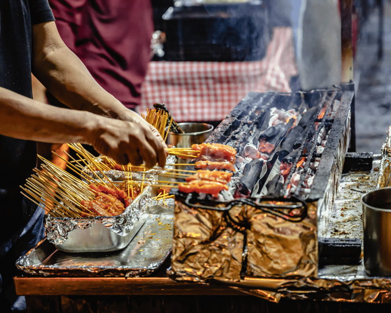 Singapore: Hawker Culture Food Tour and Sightseeing - Should you book this Hawker Culture Food Tour?