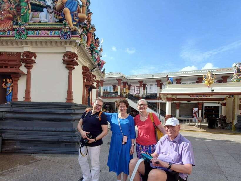 Singapore: Highlights and Hidden Gems Private Car Tour - The guide experience: where the tour becomes more than transport
