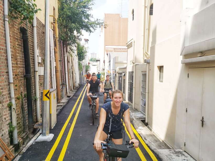 Singapore: Historical Half-Day Bike Tour - Merlion Park to modern Marina Bay views, plus Raffles in context
