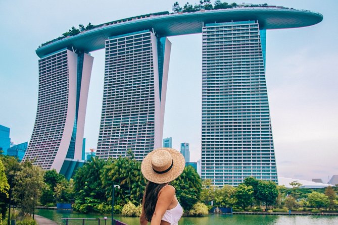 Singapore Instagram Private Walking Tour (Private & All-Inclusive) - The private guide effect: better shots, better pacing, and smarter adjustments