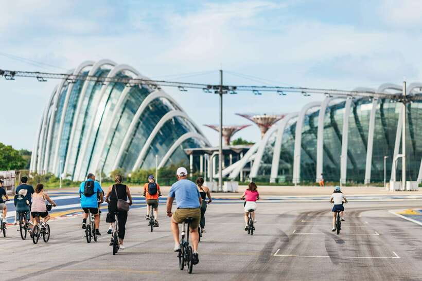 Singapore: Lion City Highlights Bike Tour - Bugis Village, Haji Lane, and Kampong Glam for the culture mix