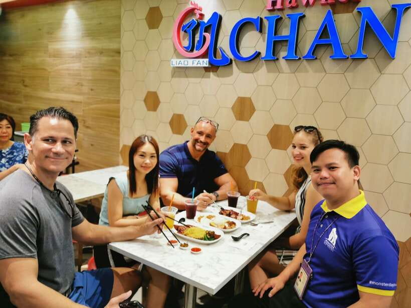 Singapore: Local Hawker Food Tour with Tastings - Guides are the secret ingredient: what the best hosts actually do
