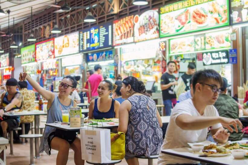 Singapore: Local Street Food Tasting Tour - Meet outside % Arabica, then start with Kampong Glam stories