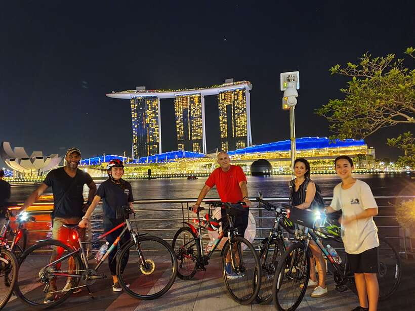 Singapore: Marina Bay Night Tour by Bicycle - Entering the night at Crawford Lane, then rolling into Marina Bay