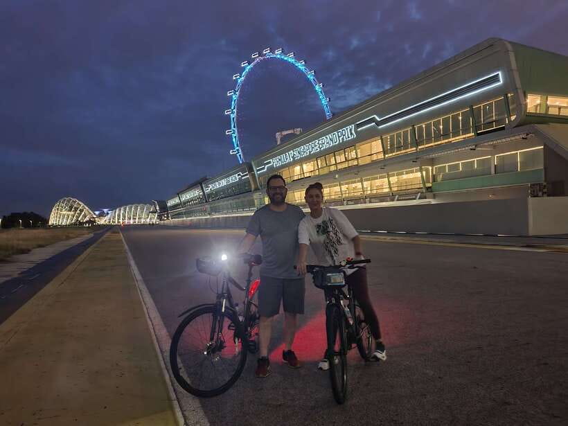 Singapore: Marina Bay Night Tour by Bicycle - The guide makes or breaks the night, from Choo to Tang to Yong
