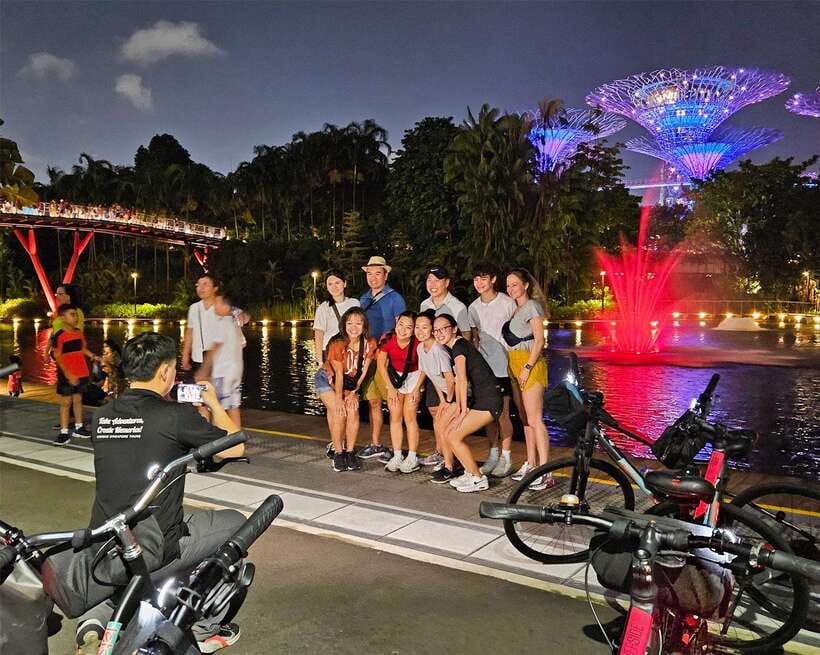 Singapore: Marina Bay Night Tour by Bicycle - What to wear for a cool Marina Bay night, and how to get the best shots