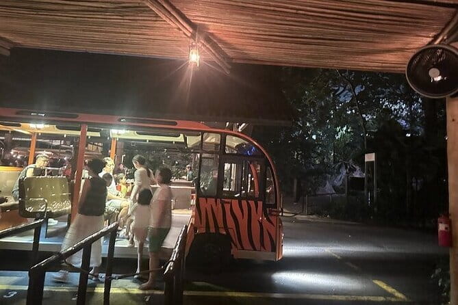 Singapore Night Safari - What You’ll Actually See: Tigers, Komodo Dragons, and Nocturnal Stars