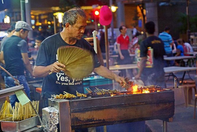 Singapore Nightlife: Street Food, Night Views and Drinks - Satay Street dinner after sunset: how this stop works in real life
