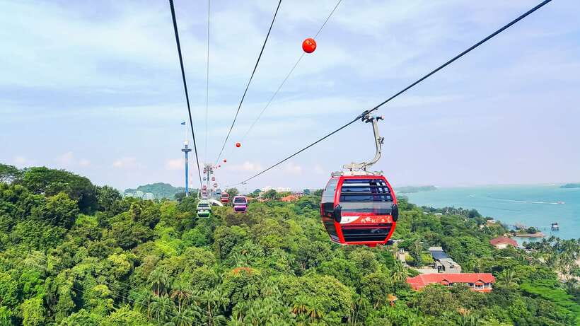 Singapore: Pass Save up to 50% - Includes Universal Studios - Gardens by the Bay: Jurassic World at Flower Dome and Cloud Forest