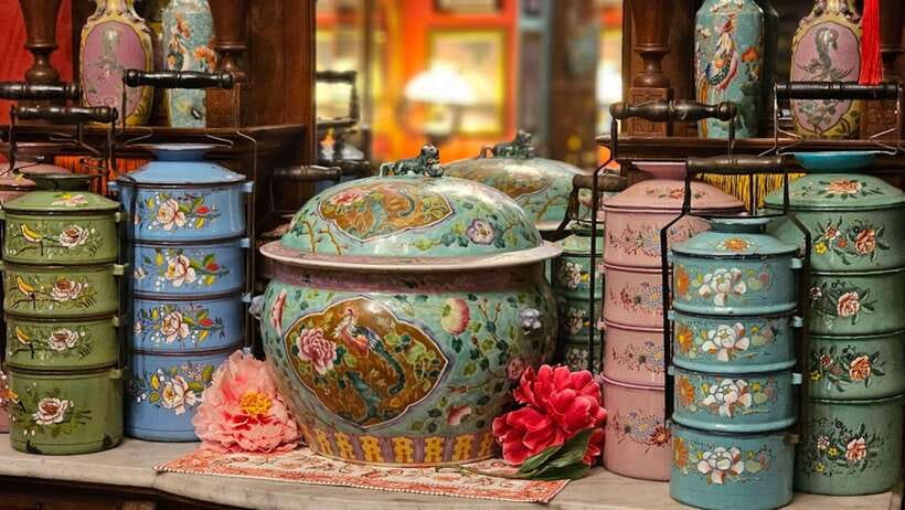 Singapore: Peranakan Culture, Cuisine & Hidden Treasures - Walking Katong and Joo Chiat Like a Local, Not a Tourist