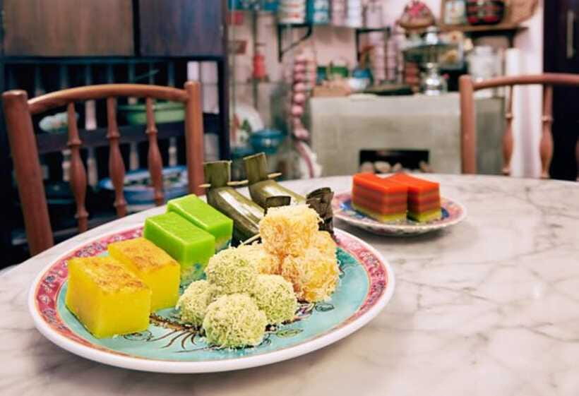 Singapore: Peranakan Culture, Cuisine & Hidden Treasures - Kim Choo Kueh Chang Tea Session: Chewy Rice Dumplings and Nyonya Snacks