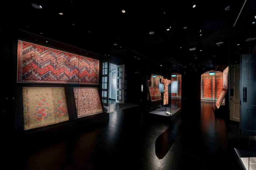 Singapore: Peranakan Museum Admission Ticket - What to do at the visitor services counter