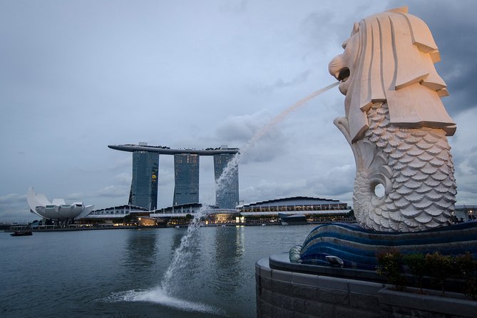 Singapore Photography Masterclass - Private Photography Lesson - Street photography mode: Chinatown and Marina Bay in daylight