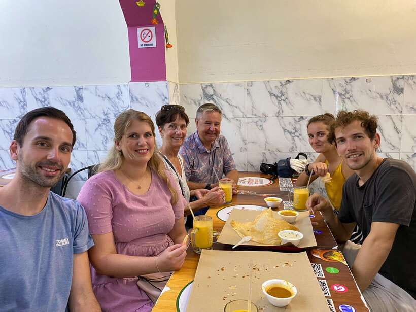 Singapore: Private Food & Heritage Walking Tour - Kampong Glam and Arab Street: Where Food Meets Iconic Streets