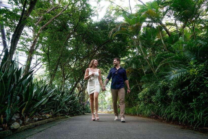 Singapore: Professional photoshoot at Gardens by the Bay - Digital Photos in 48 Hours, With Edited Quality