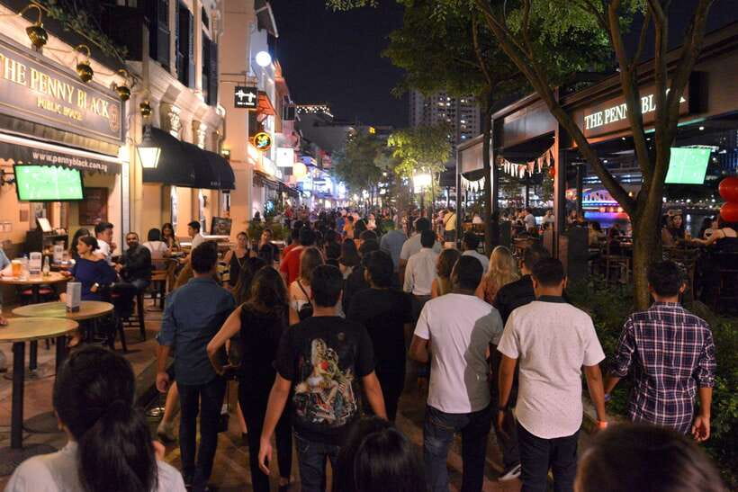 Singapore Pub Crawl - Party like a Local - What you do beyond drinking: icebreakers, games, and photo ops