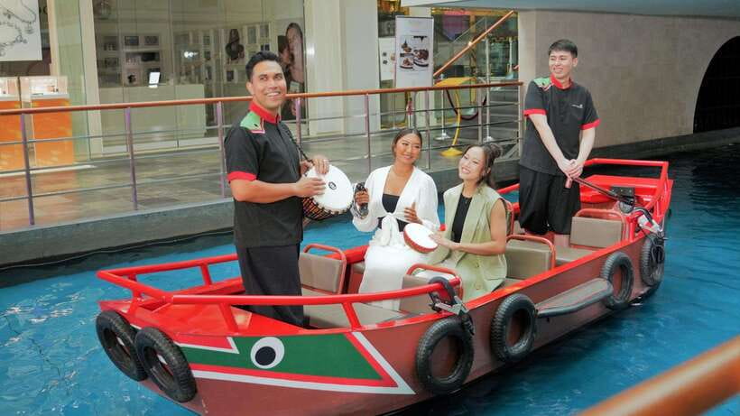 Singapore: Sampan Boat Ride Ticket at the Marina Bay Sands - Digital photos: what you get, and what to double-check