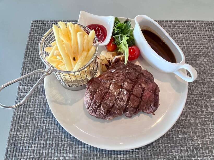 Singapore: Southern Island Cruise & Dining at Clubhouse - Southern Islands by boat, then a clubhouse meal