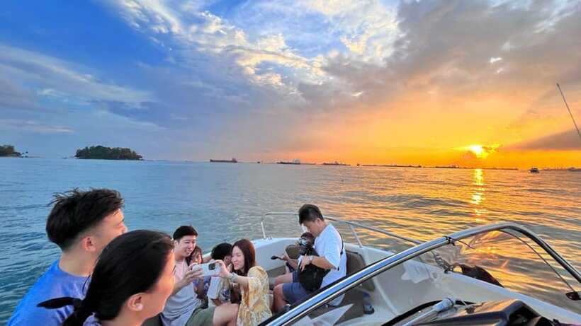 Singapore: Southern Island Cruise & Dining at Clubhouse - Wine on board, sunset energy, and how to make the most of 2 hours
