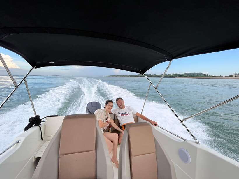 Singapore: Southern Island Speedboat Tour - Captain Max, small-group vibe, and safety rules that keep the fun intact