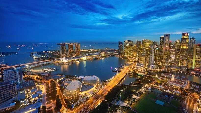 Singapore Starry Night: Cruise, Garden Rhapsody & Spectra - Clarke Quay and the river cruise: a calmer way to see Singapore’s lights