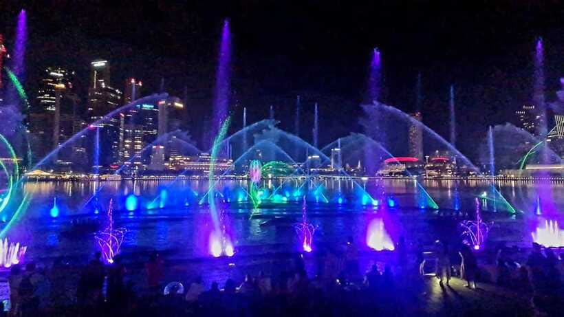 Singapore: Sunset River Cruise and Light Shows Tour - Clarke Quay River Cruise (30 Minutes) and the Merlion View