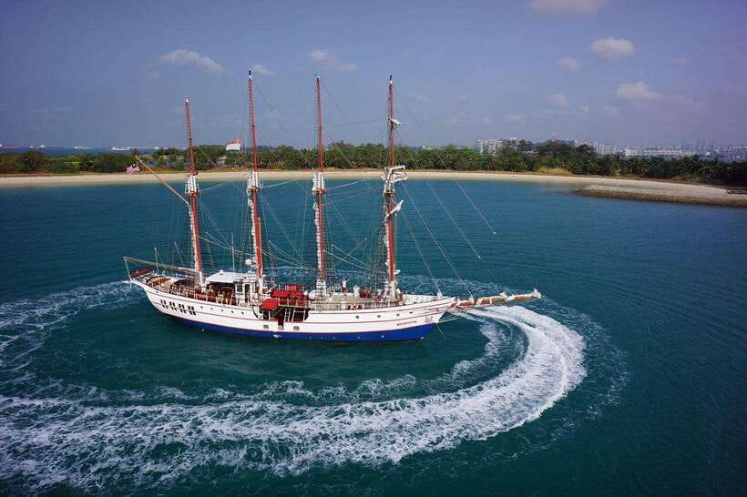 Singapore: Sunset Tall Ship Cruise with 4-Course Meal - How the 2.5 Hours Shape the Experience at Dusk