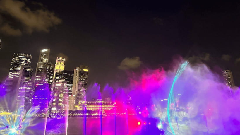 Singapore: Twilight Tour with River Cruise and Light Shows - Price value: what $55 buys you in real terms