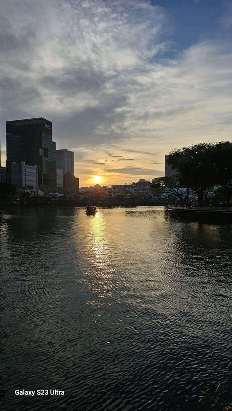 Singapore Twilights with River Cruise & Light Shows - Gardens by the Bay Supertrees and Garden Rhapsody From Vintage Point