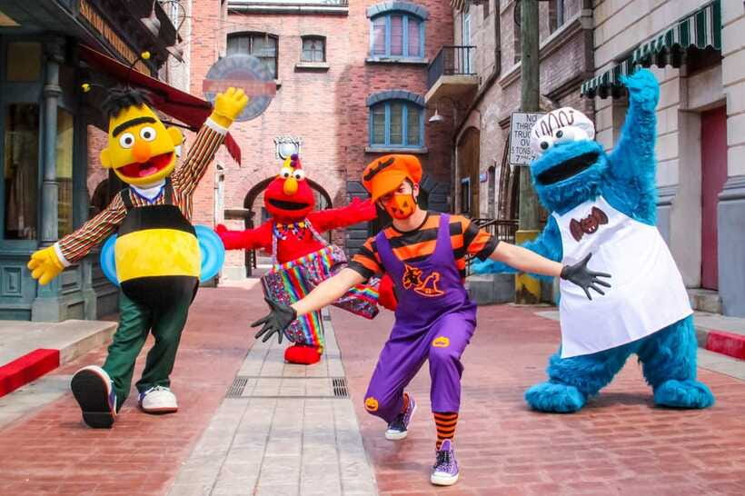 Singapore: Universal Studios Singapore Entry Ticket - Six themed zones, one smart route: how to structure your day
