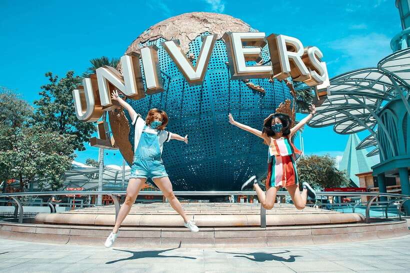 Singapore: Universal Studios Singapore Entry Ticket - Hollywood to Far Far Away: meeting characters and getting your photos right