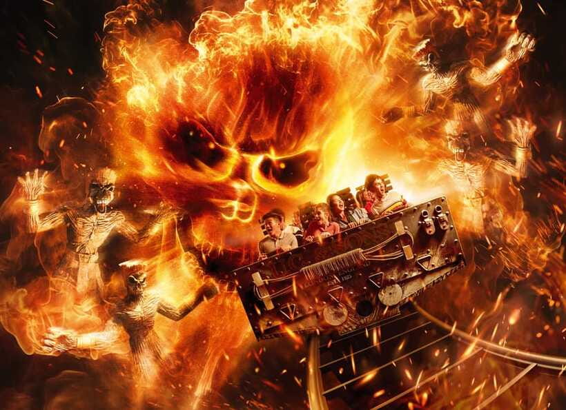 Singapore: Universal Studios Singapore Entry Tickets - Food, souvenirs, and the heat reality check