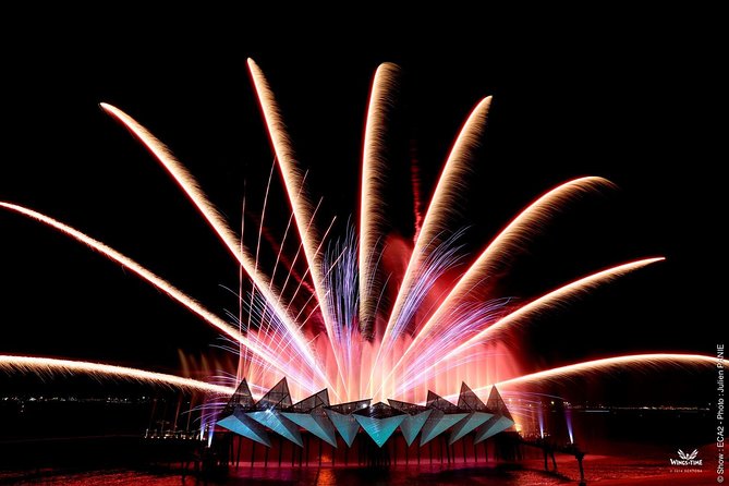 Singapore: Wings of Time Fireworks Symphony - What you really buy: a seat for a fast, technical spectacle