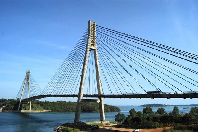 SMALL GROUP: Batam day tour with Ferry, 1-hour Massage, and Lunch from Singapore - Welcome to Batam and Early Photo Stops That Set the Tone