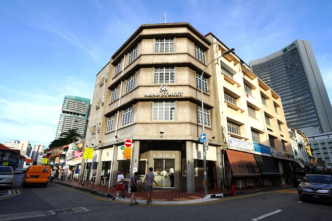 Thread of Faith and Fabric: Singapore Kampong Glam Walking Tour - How the guides shape the whole experience