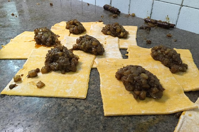 Ultimate Food Journey - Popiah making: your hands-on lesson (not just tasting)